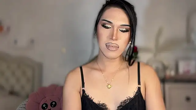 Ts glamxxxx online show from 8, 11, 2025