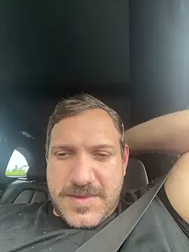 Snapshot of JonJ0 chatting on 14, 11, 2025 JonJ0 online show from 14, 11, 2025