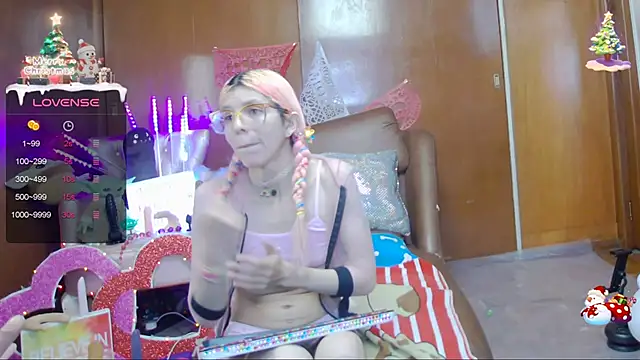 Skinygirl online show from 23, 2, 2025