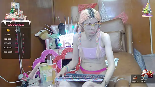 Skinygirl online show from 28, 2, 2025