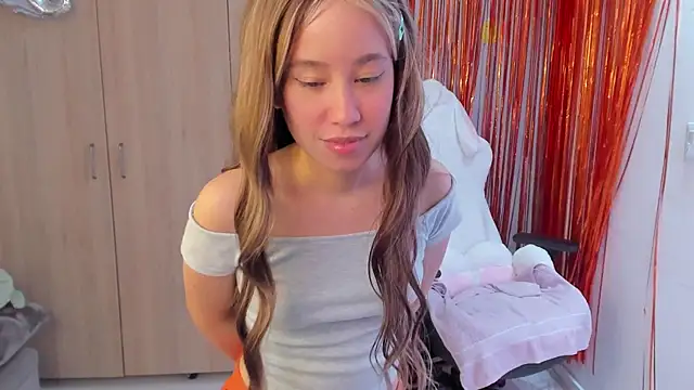 Snapshot of Anto_herrera chatting on 17, 12, 2025 Anto herrera online show from 17, 12, 2025