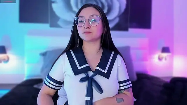 lucy neil online show from 24, 1, 2025