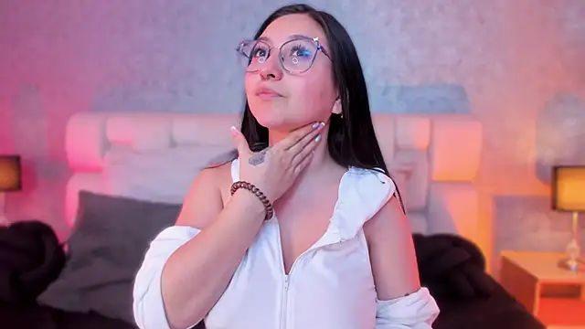 lucy neil online show from 11, 2, 2025