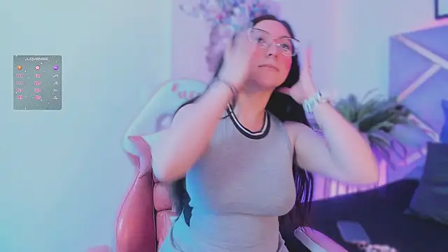 lucy neil online show from 4, 12, 2025