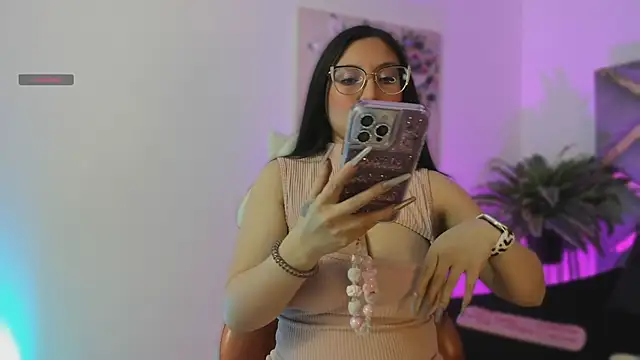 lucy neil online show from 20, 12, 2025