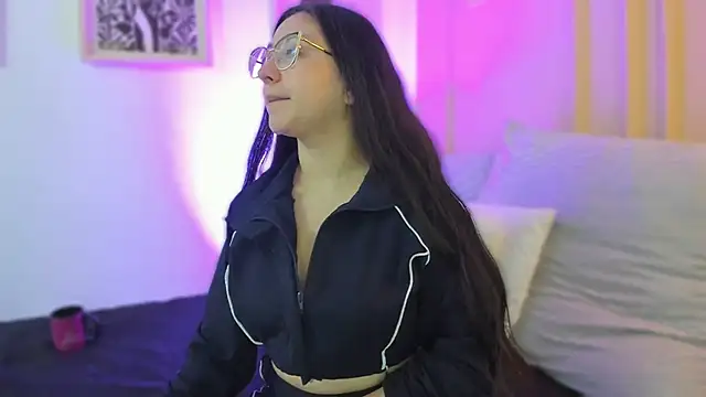 lucy neil online show from 22, 2, 2026