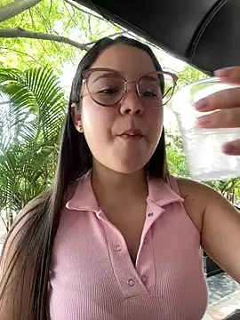 Lucyklein2022 online show from 1, 1, 2025