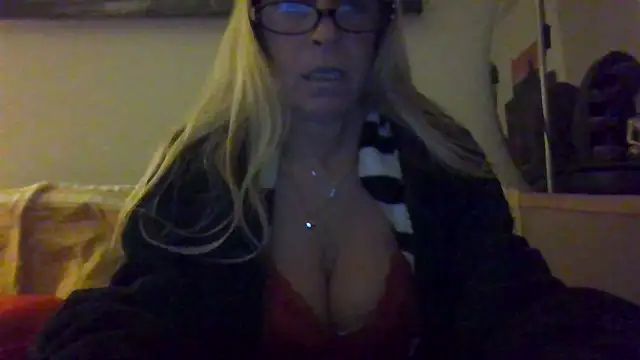 MISSLOTUS75 online show from 27, 12, 2024