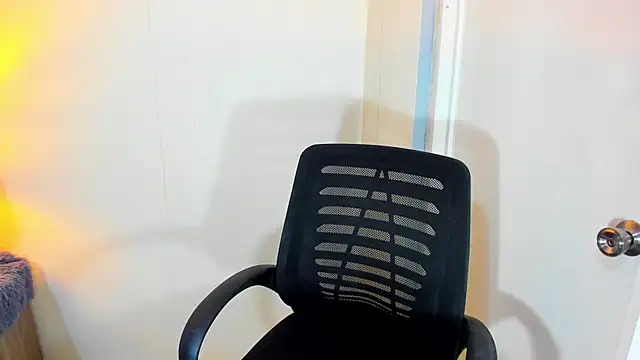 FuckDollNicky online show from 18, 12, 2025