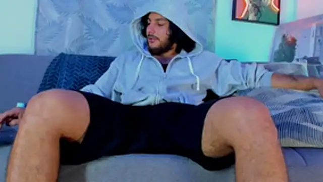 Snapshot of tuyo1995 chatting on 26, 10, 2025 tuyo1995 online show from 26, 10, 2025