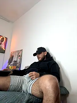 Snapshot of tuyo1995 chatting on 4, 11, 2025 tuyo1995 online show from 4, 11, 2025