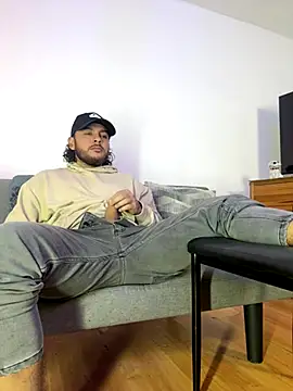 Snapshot of tuyo1995 chatting on 23, 11, 2025 tuyo1995 online show from 23, 11, 2025