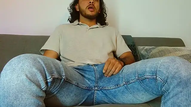 Snapshot of tuyo1995 chatting on 3, 12, 2025 tuyo1995 online show from 3, 12, 2025