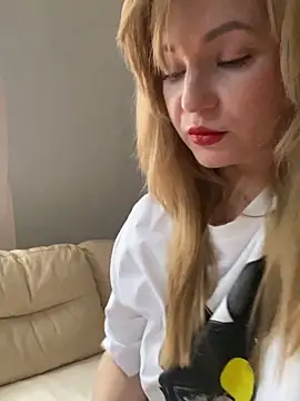 Snapshot of Lady__Maria chatting on 9, 4, 2026 Lady Maria online show from 9, 4, 2026