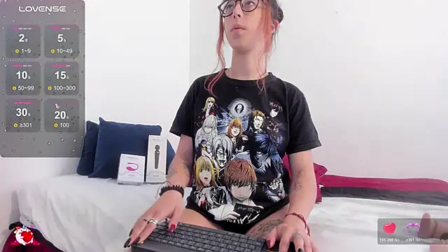 Snapshot of HEAVY_MEGAN chatting on 25, 10, 2025 HEAVY MEGAN online show from 25, 10, 2025