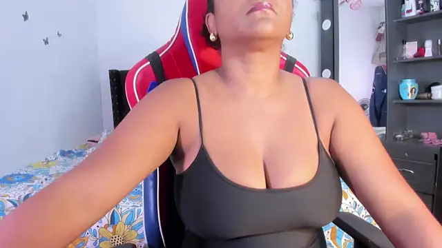 BellaKarla online show from 11, 7, 2026