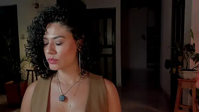 Snapshot of goddes_helena chatting on 2, 2, 2026 goddes helena online show from 2, 2, 2026