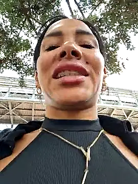 Doll Loren online show from 19, 9, 2025