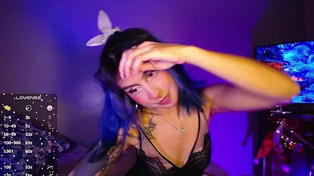 Cinamoonn online show from 4, 1, 2025