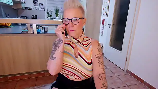 Snapshot of German_Milf chatting on 3, 12, 2024 German Milf online show from 3, 12, 2024