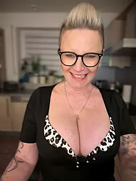 Snapshot of German_Milf chatting on 16, 1, 2025 German Milf online show from 16, 1, 2025