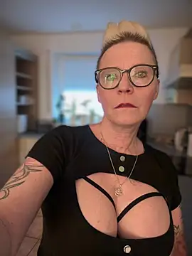 Snapshot of German_Milf chatting on 24, 1, 2025 German Milf online show from 24, 1, 2025
