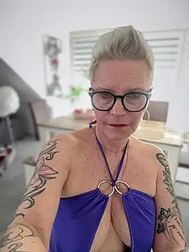 Snapshot of German_Milf chatting on 3, 3, 2025 German Milf online show from 3, 3, 2025