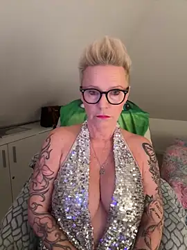 Snapshot of German_Milf chatting on 28, 11, 2025 German Milf online show from 28, 11, 2025