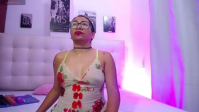 Snapshot of hornywife_ chatting on 12, 3, 2025 hornywife  online show from 12, 3, 2025