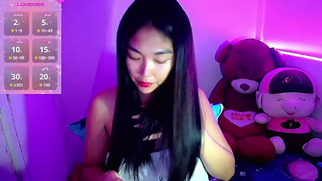 TR4NSCUTI3 online show from 16, 10, 2025