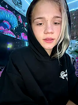 Cutiepiespanks online show from 15, 9, 2025