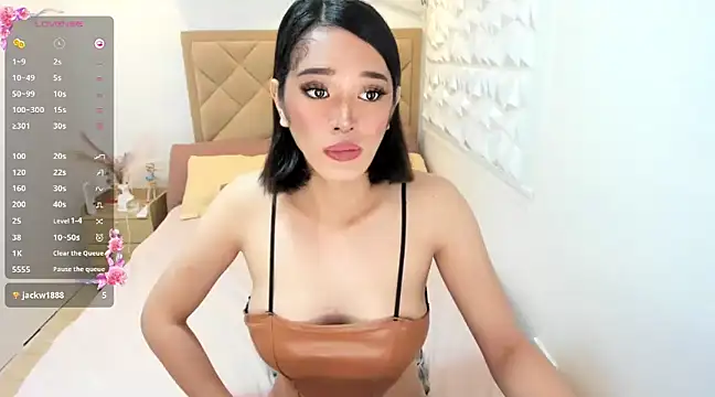 Snapshot of TsHeartXxx chatting on 12, 1, 2025 TsHeartXxx online show from 12, 1, 2025