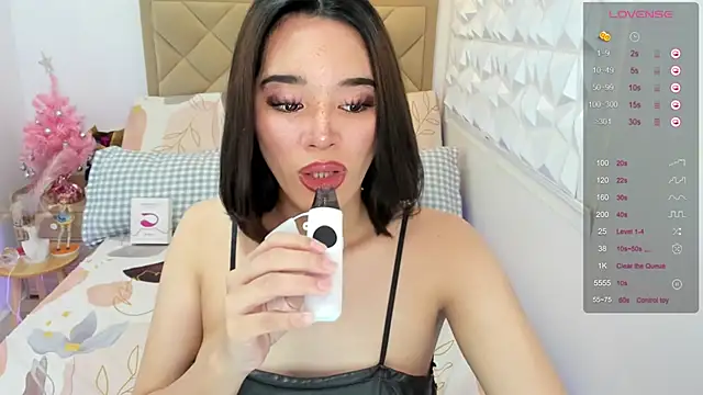 TsHeartXxx online show from 18, 12, 2025