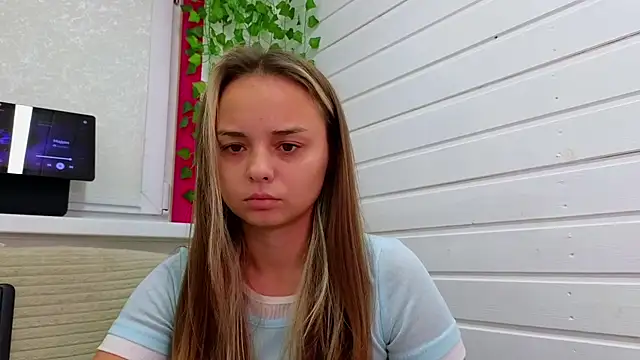 Misss Vikk online show from 24, 10, 2025