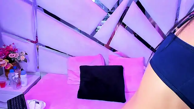 Snapshot of kylie_seex chatting on 6, 2, 2026 kylie seex online show from 6, 2, 2026