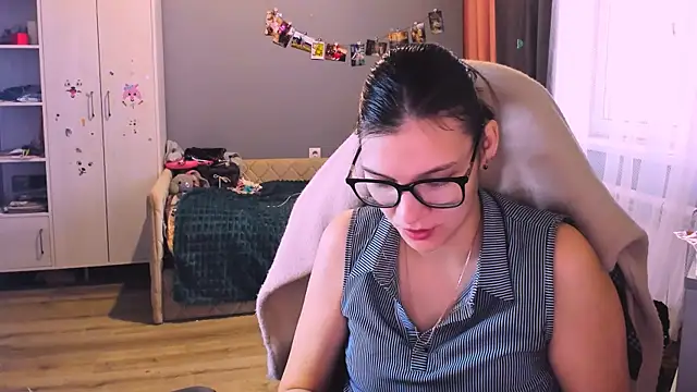 MollyLollipop online show from 15, 12, 2025