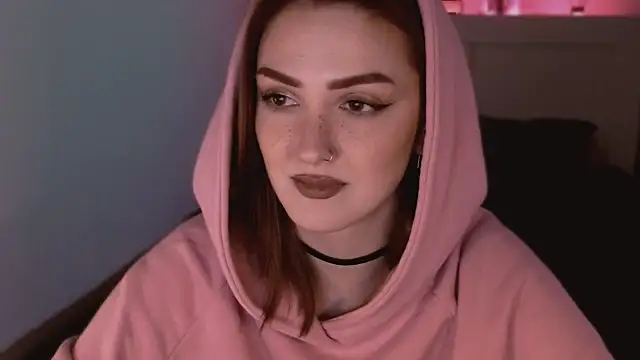Snapshot of LilyFarey chatting on 17, 12, 2024 LilyFarey online show from 17, 12, 2024