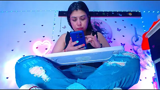 Snapshot of oliviarodriguez2u chatting on 6, 5, 2026 oliviarodriguez2u online show from 6, 5, 2026