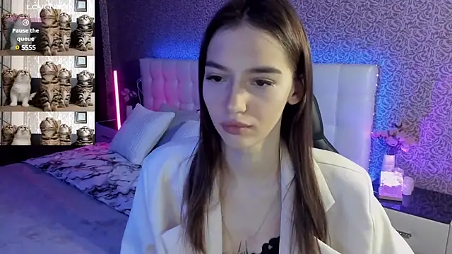 SophieCatty online show from 3, 3, 2025