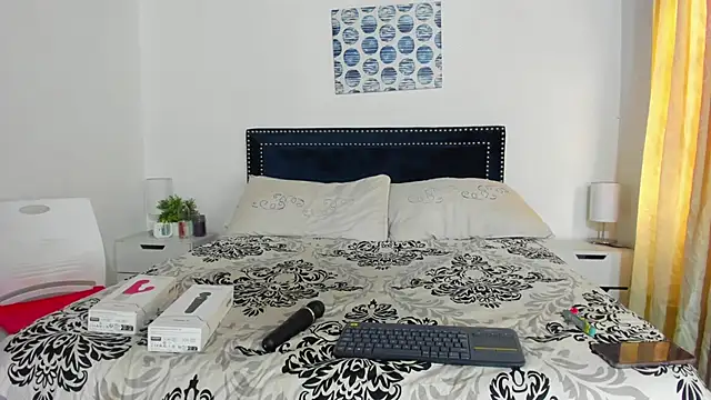 ZulyMichels online show from 25, 1, 2025