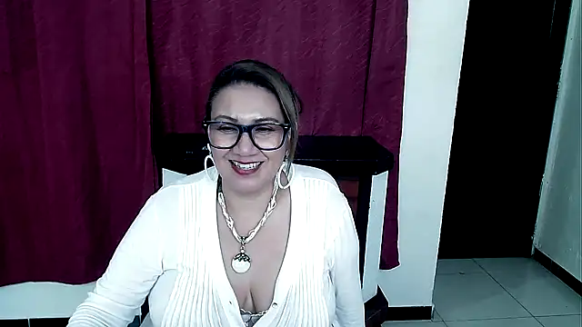 yayita mature online show from 1, 2, 2025