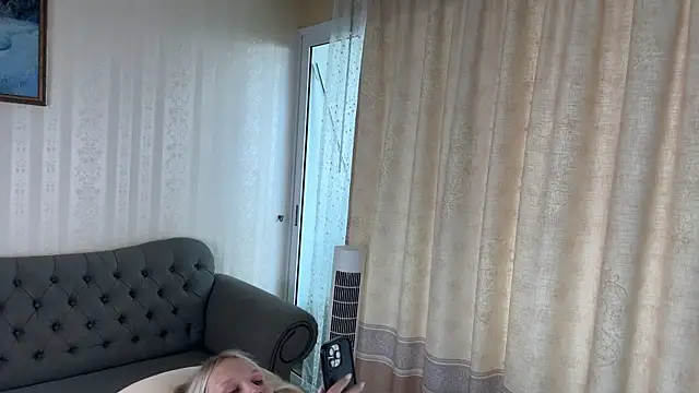 Eva Nathan online show from 4, 11, 2025