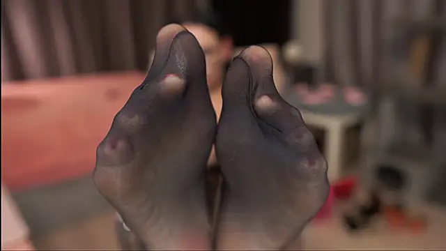 show must goon  online show from 27, 9, 2025