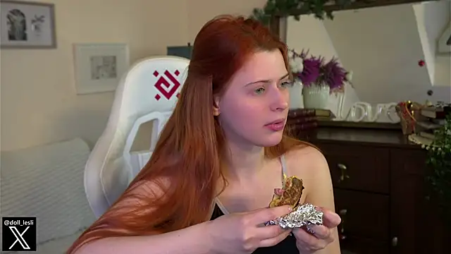 Snapshot of doll_lesli chatting on 10, 1, 2025 doll lesli online show from 10, 1, 2025