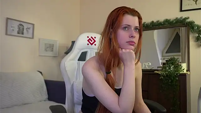 Snapshot of doll_lesli chatting on 12, 1, 2025 doll lesli online show from 12, 1, 2025