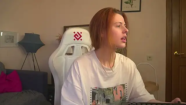 Snapshot of doll_lesli chatting on 11, 2, 2025 doll lesli online show from 11, 2, 2025