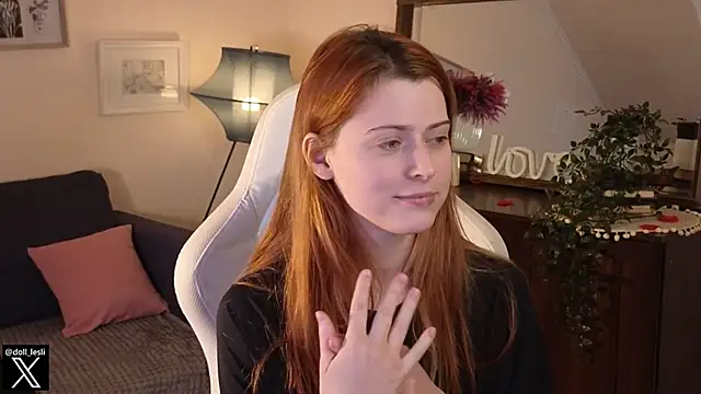 Snapshot of doll_lesli chatting on 27, 2, 2025 doll lesli online show from 27, 2, 2025