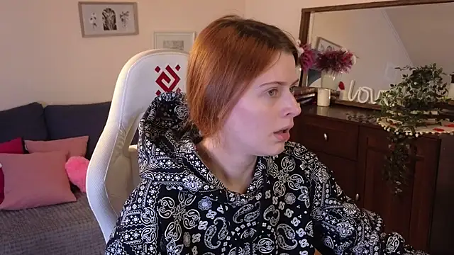 Snapshot of doll_lesli chatting on 7, 3, 2025 doll lesli online show from 7, 3, 2025