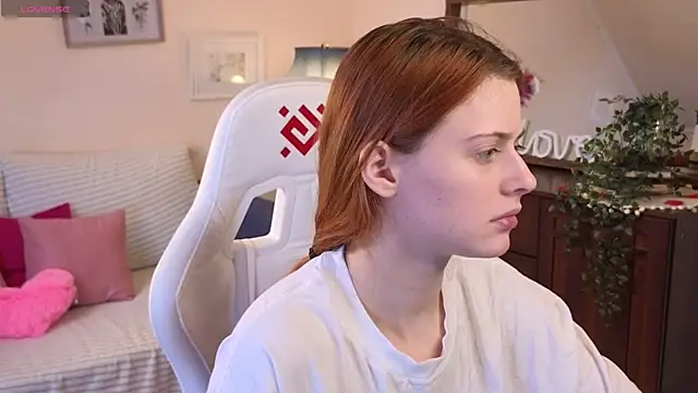 Snapshot of doll_lesli chatting on 15, 3, 2025 doll lesli online show from 15, 3, 2025