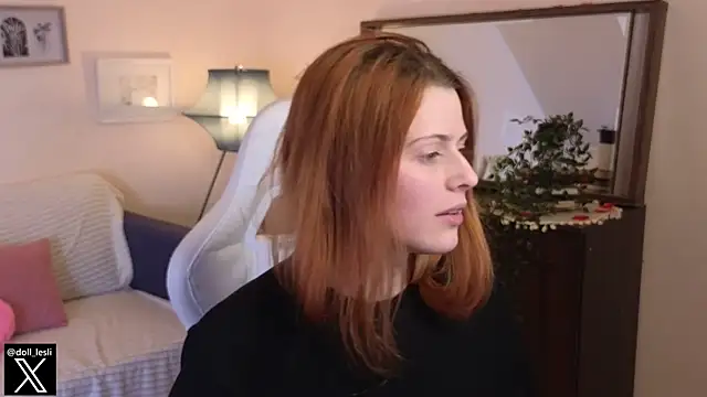 Snapshot of doll_lesli chatting on 22, 3, 2025 doll lesli online show from 22, 3, 2025